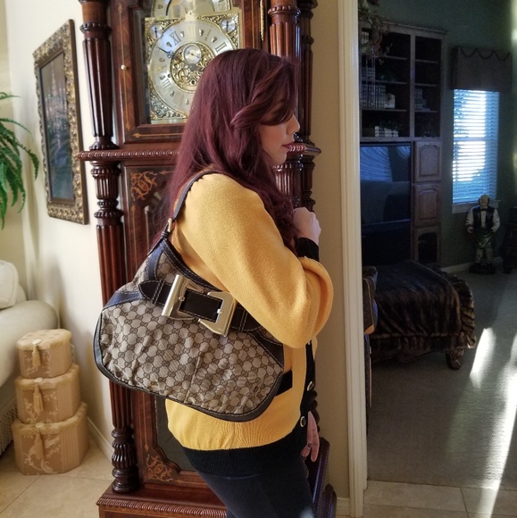 Gucci Handbag With Gold Bow - Picture 7 of 7